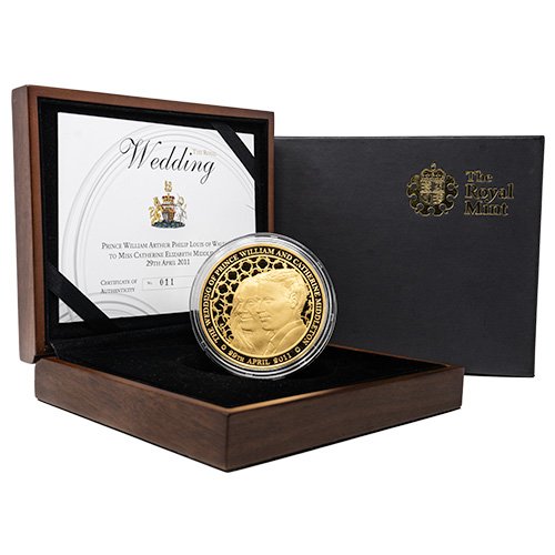 2011 br gold royal wedding prince william and catherine middleton proof 5 oz coin set obverse coin display 500x500.jpg